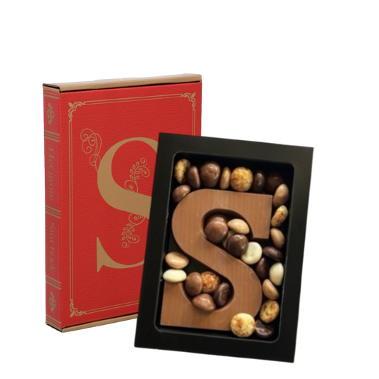 Pakket chocoladeletter en pepernoten